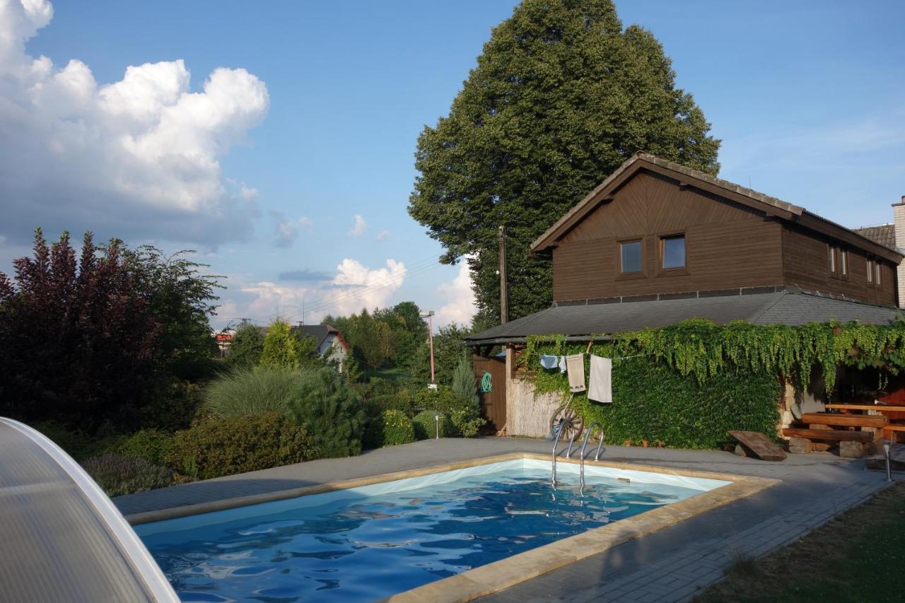 Pod Lipou Hotel Dolni Brusnice ภายนอก รูปภาพ