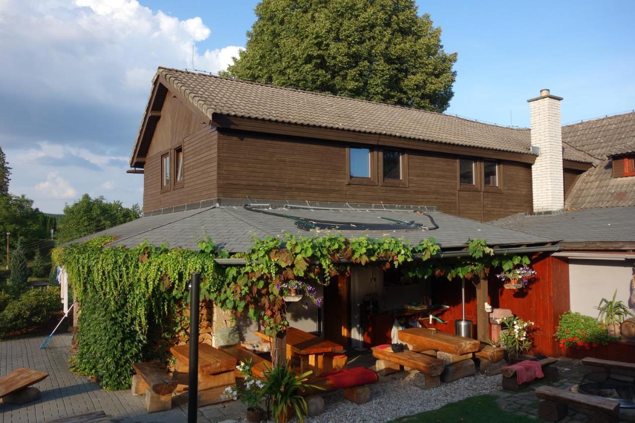 Pod Lipou Hotel Dolni Brusnice ภายนอก รูปภาพ
