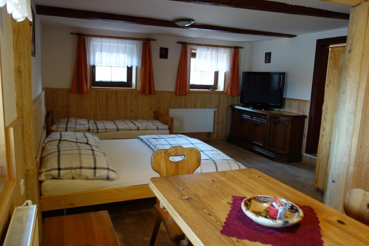Pod Lipou Hotel Dolni Brusnice ภายนอก รูปภาพ